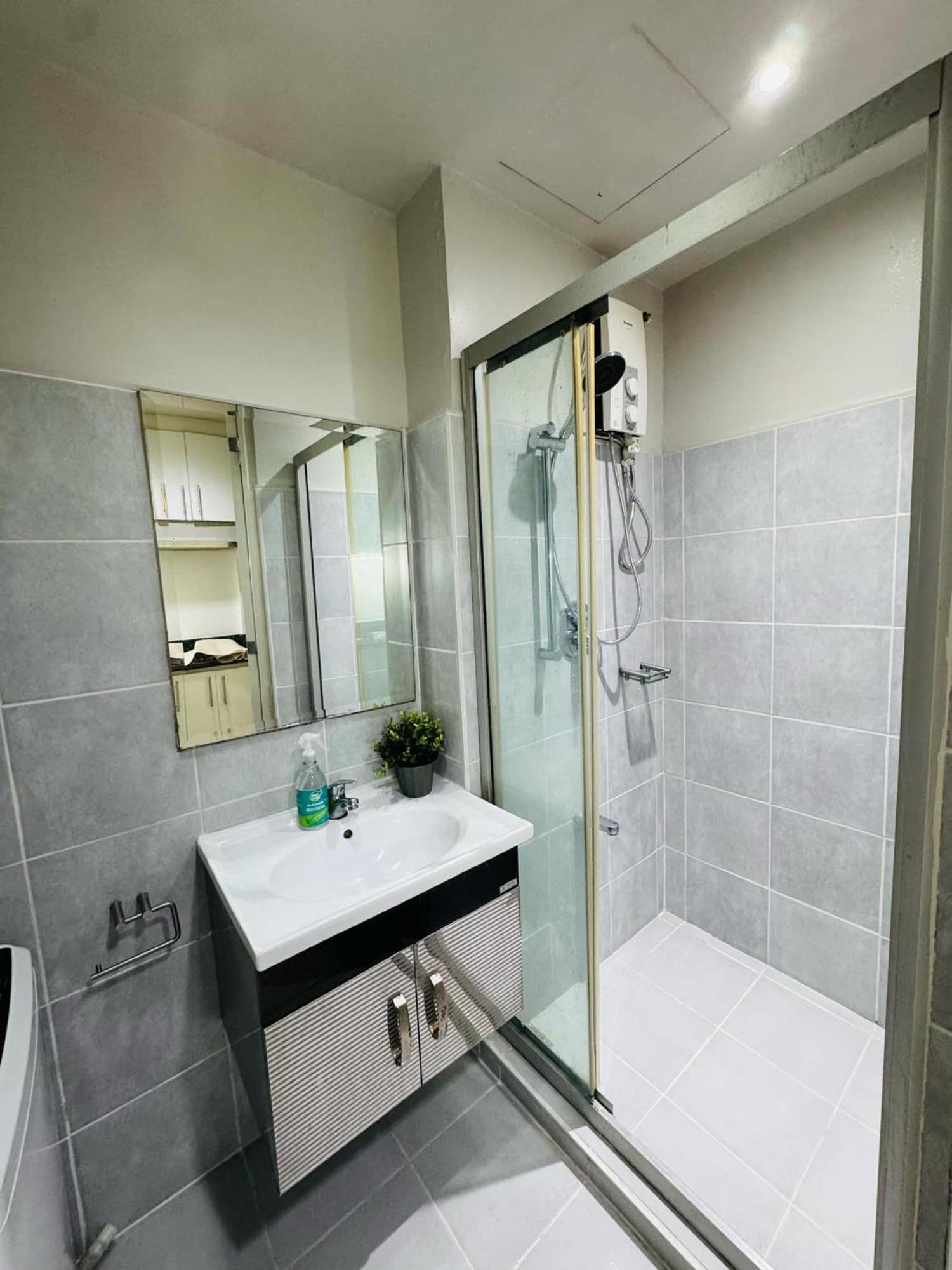 Moa Pasay Sea Residences Condotel Exterior photo